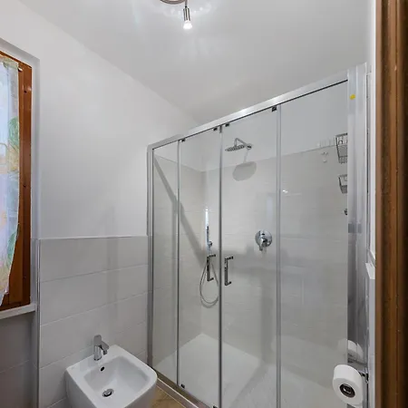 Casa Mirella Паденге-суль-Гарда